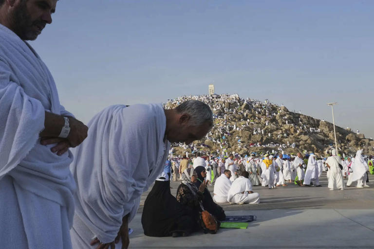 Pilgrims gathered on the plains of Arafat
